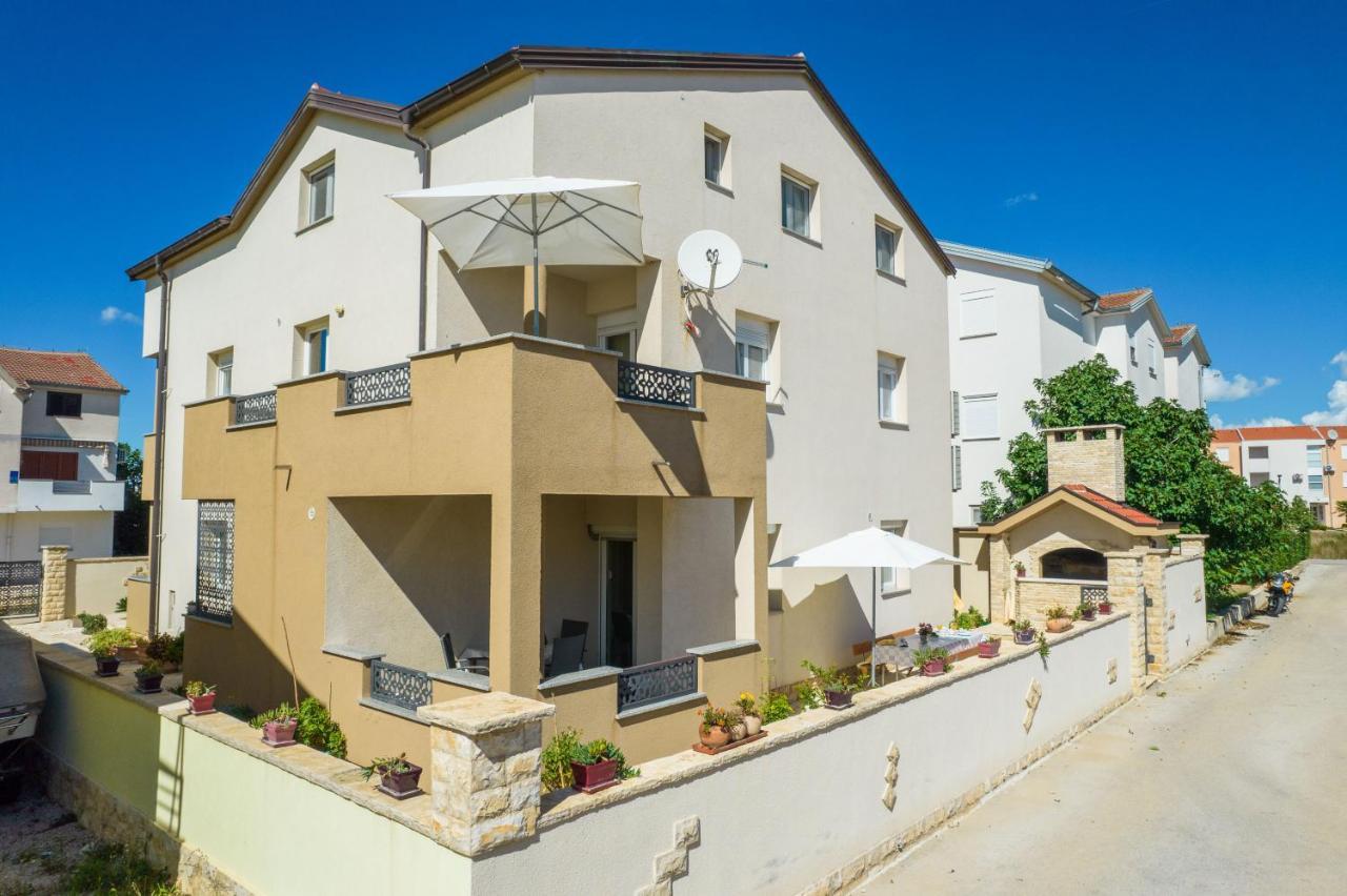 Nella Apartman *
