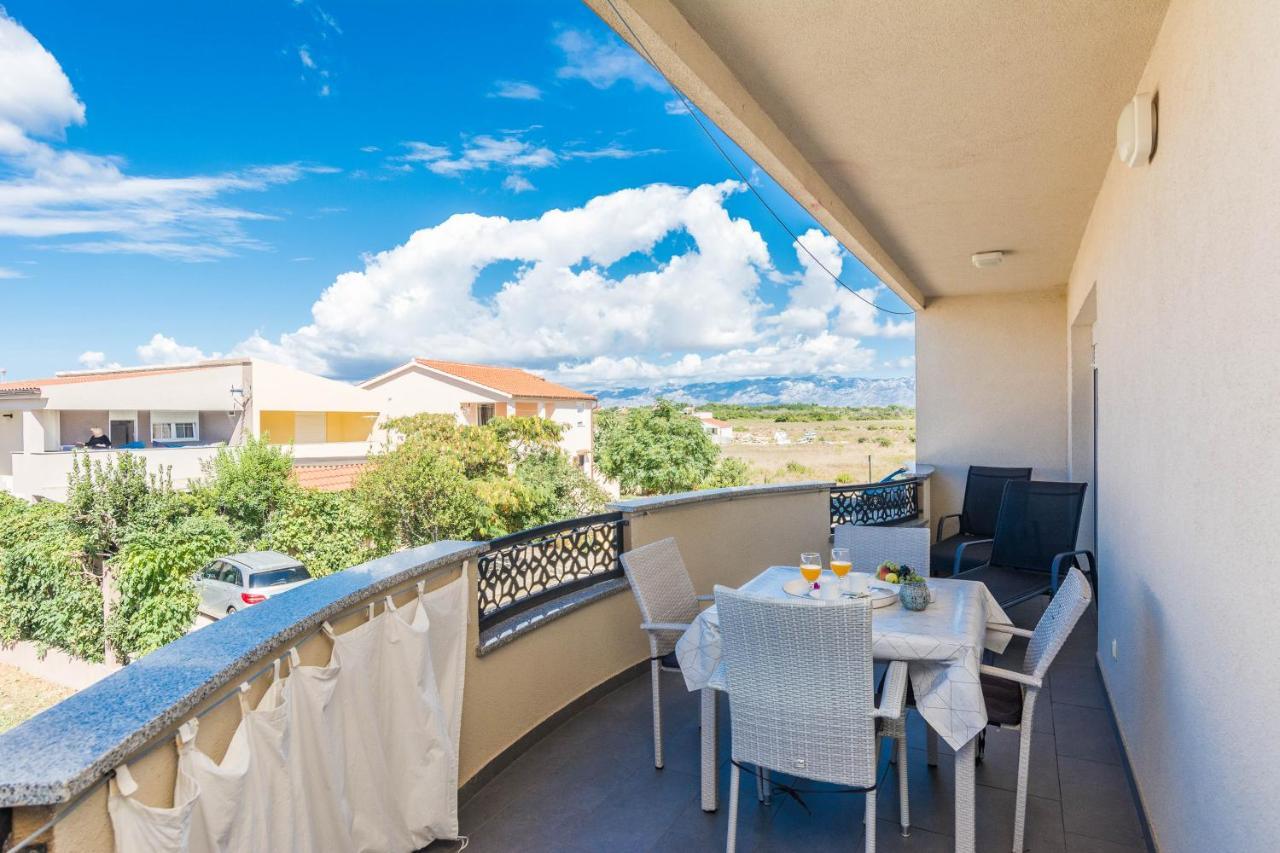 Nella Apartman *
