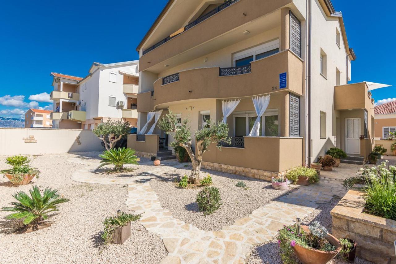 Nella Apartman