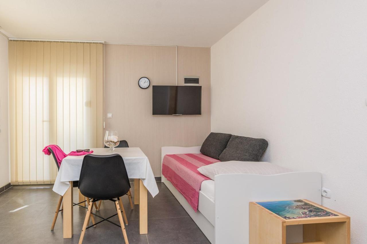 Nella * Privlaka (Zadar)