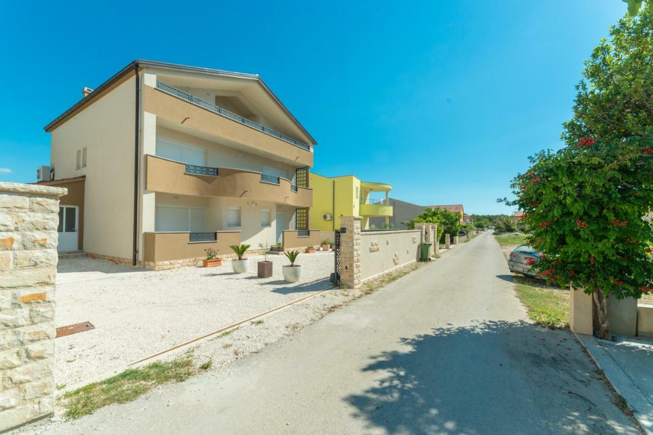 Nella Apartman